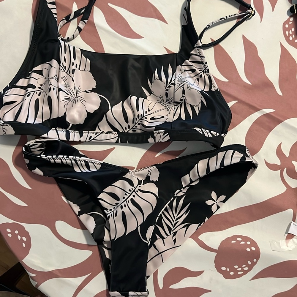 2 piece cheeky cut bikini set